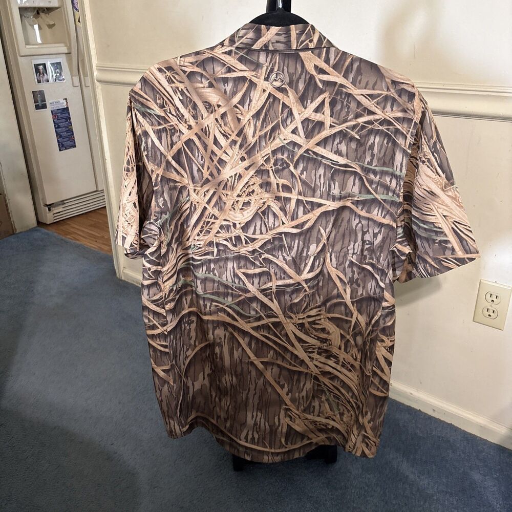 Magellan Outdoor Hunt Gear Men Med Camo Mossy Oak Button Down Short Sleeve - Picture 4 of 6